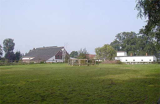 Landwirtschaftliche Stallungen in Ellingsen am 26.08.2001